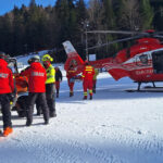 galerie foto accident grav pe o partie din azuga un barbat s a lovit grav la cap a fost solicitat un elicopter smurd 679648477c985