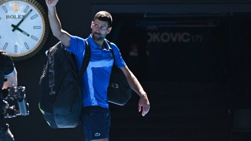 galerie foto ar trebui suspendat pe viata prezentatorul australian care l a insultat pe djokovic in pericol 679b6af6eb6f0