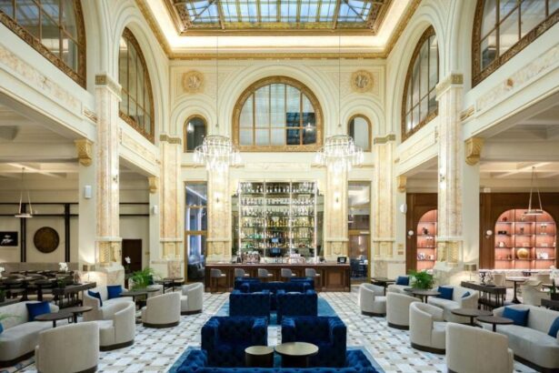 galerie foto bijuteria aleasa de manchester united la bucuresti au luat un intreg hotel ca sa nu fie deranjati 6797d1eaad0eb