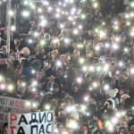 galerie foto protest la belgrad zeci de mii de oameni s au alaturat manifestarii studentilor in fata sediului radioteleviziunii de stat din serbia 678ad10cb8825