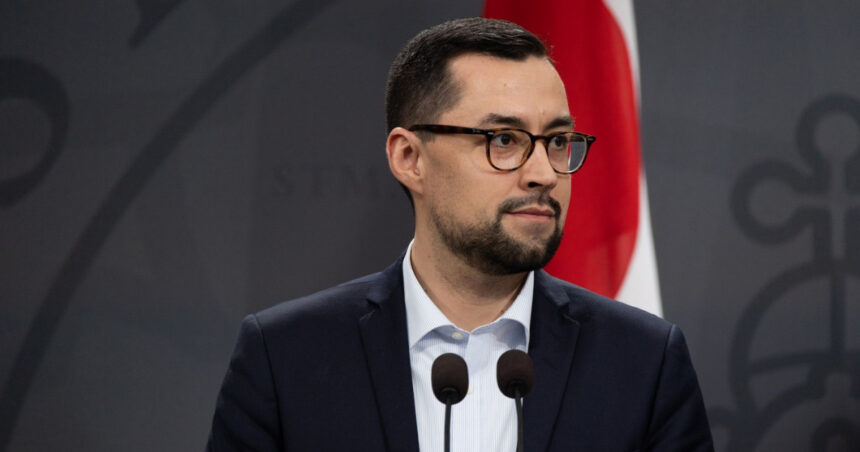 Groenlanda își propune o cooperare mai strânsă cu SUA în sectorul minier și în apărare, ca urmare a declarațiilor lui Trump privind anexarea sa. 1 groenlanda vrea sa coopereze mai strans cu sua in domeniul minier si al apararii dupa ce trump a spus ca vrea sa o anexeze 67855d34ad927