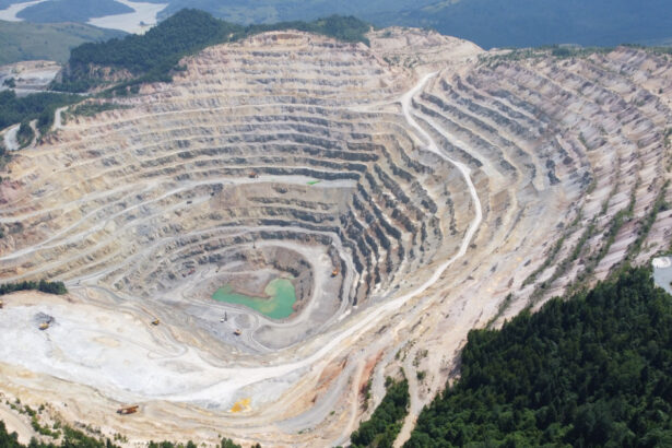 guvernul a aprobat exploatarea mai multor zacaminte de resurse minerale din tara 6798e4aaaa2ec