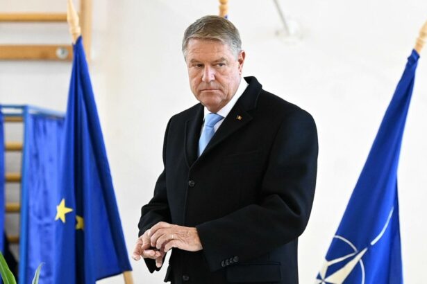 iohannis nu are nici cea mai mica intentie sa plece va ramane la cotroceni pana la instalarea noului presedinte 679c9ef5d3e9a