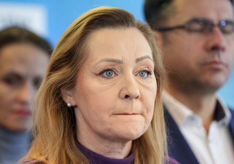 lasconi si a pierdut increderea si in bolojan si in pnl chiar mi e frica de ceea ce au anuntat 6794b94820763