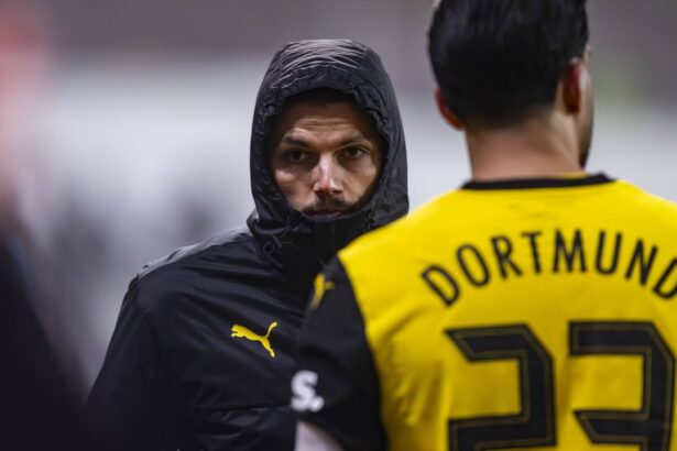 meci interzis cardiacilor borussia era condusa cu 3 0 in minutul 70 dupa s a marcat gol dupa gol scorul final 6786d86a37e94