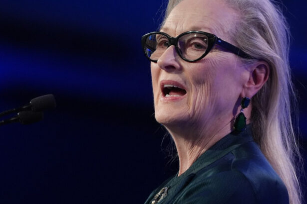 meryl streep evadare ca n filme din casa sa pentru a scapa de incendiile devastatoare a facut o gaura cat o masina 679a8302a8a0d