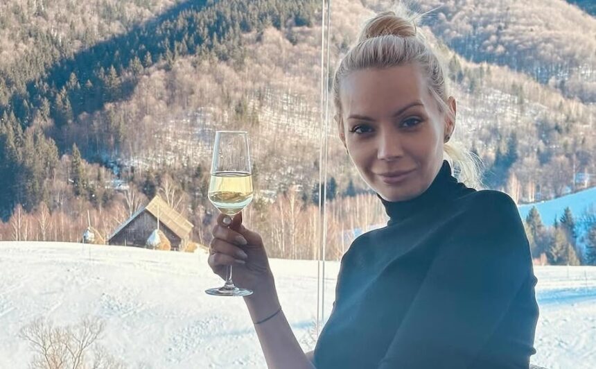 mesajul distribuit de daciana sarbu dupa divortul de victor ponta lectie de viata in ce loc din bucuresti s a fotografiat 679105a06bdf7