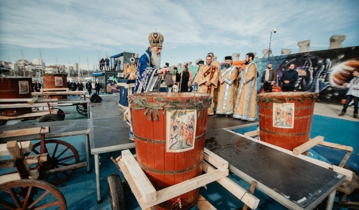 mii de persoane au participat slujba de boboteaza de la constanta 677becdf68da2