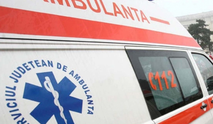 o ambulanta care transporta catre spitalul judetean constanta un pacient aflat in stare critica a accidentat un pieton 67940deb66fda