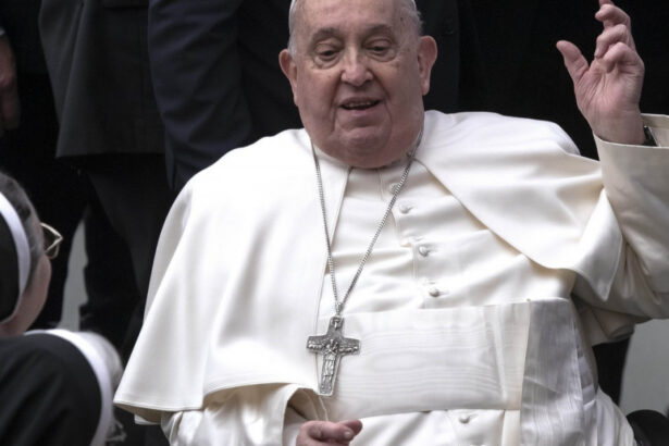 papa francisc denunta o epoca marcata de dezinformare si polarizare fenomenul ingrijorator este deturnarea programata a atentiei 679393d7be9a5