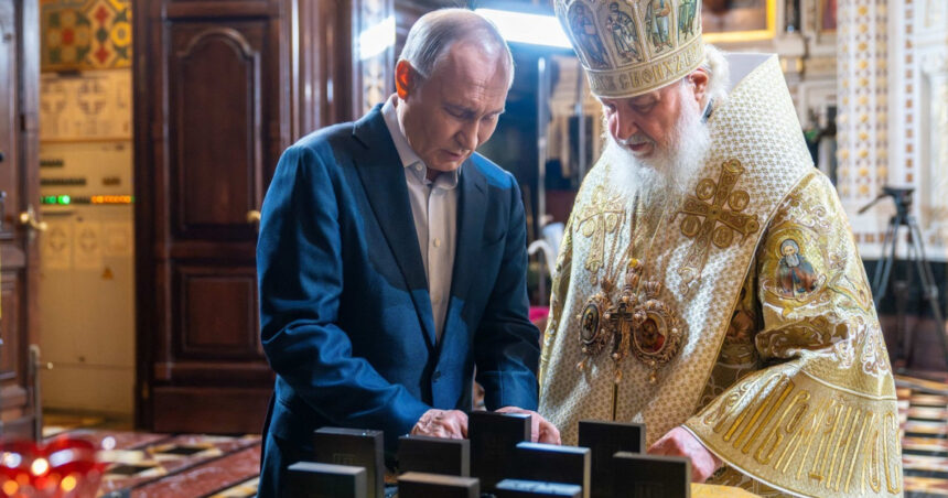 patriarhul kirill a binecuvantat icoane si cruci care vor fi gravate cu initialele lui putin si trimise militarilor rusi de craciun 677d74dc8e508
