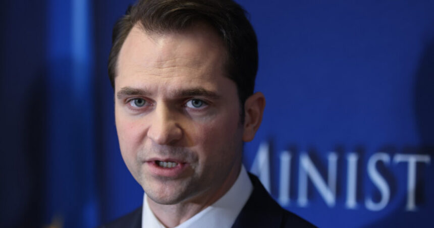 Precizările ministrului Energiei după protestul angajaților ELCEN față de „ordonanța trenuleț”: Persoanele care își fac treaba nu sunt vizați. 1 precizarile ministrului energiei dupa protestul angajatilor elcen fata de ordonanta trenulet nu sunt vizati cei care isi fac treaba 6797c44fa9604