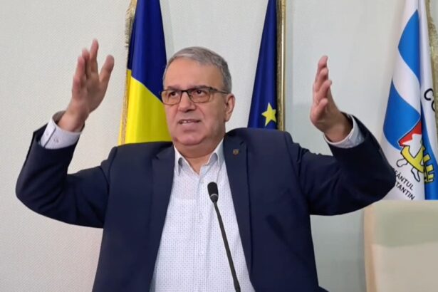 primarul chitac trebuie sa se ia masuri drastice pentru reducerea deficitului statul roman avea 700 000 de bugetari in 2004 si acum are 13 milioane 6798ea2cc608b
