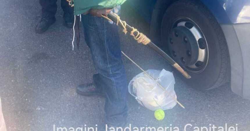 prins in centrul capitalei cu o sabie si un cutit purtate la vedere ce a declarat barbatul retinut de jandarmii bucuresteni 679946d04333b