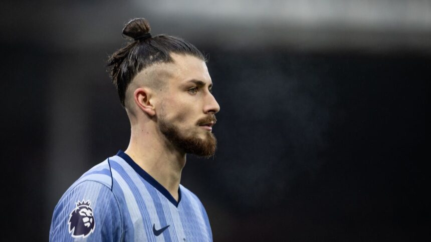radu dragusin ar putea scapa de unul dintre concurentii directi de la tottenham 677539df04e43