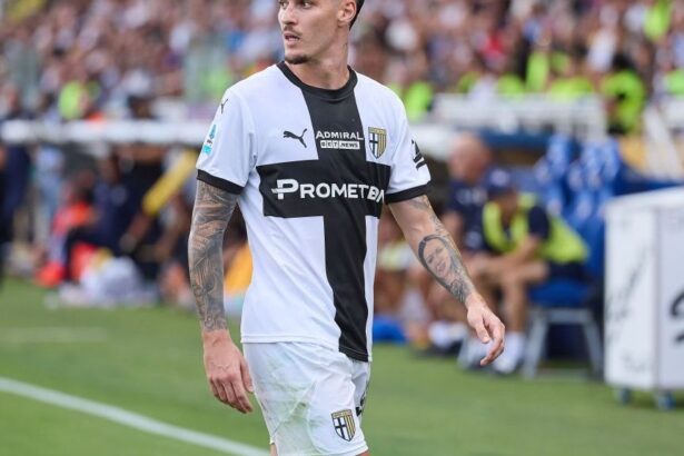 renunta fiorentina la pista dennis man noul fotbalist intrat in vizorul violetilor 679a58bf5ad7d
