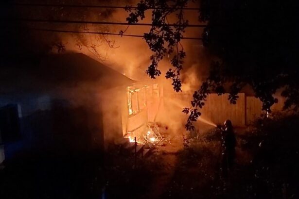 s a certat cu iubita si a incendiat usa imobilului in care stateau cu chirie in techirghiol a fost condamnat cu executare 679aad5dd1dc5