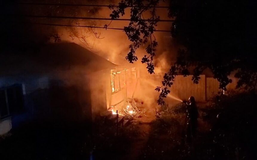 s a certat cu iubita si a incendiat usa imobilului in care stateau cu chirie in techirghiol a fost condamnat cu executare 679aad5dd1dc5