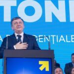se crede al doilea iohannis crin antonescu a avut blocat postul de profesor titular de istorie timp de 24 de ani la unul dintre cele mai bune licee din tulcea 679887c61649a