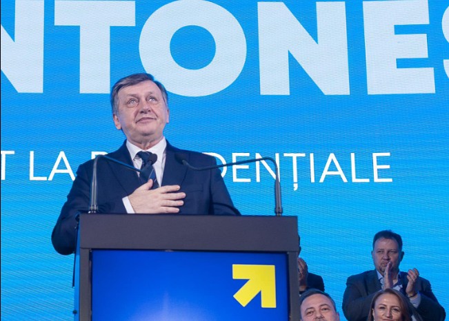 se crede al doilea iohannis crin antonescu a avut blocat postul de profesor titular de istorie timp de 24 de ani la unul dintre cele mai bune licee din tulcea 679887c61649a
