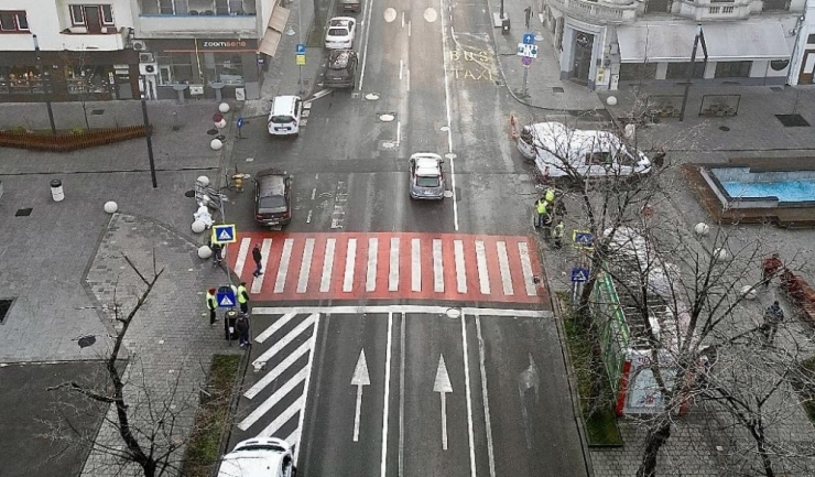 se implementeaza un sistem de semaforizare inteligent la o intersectie din constanta 679bbbe97be53