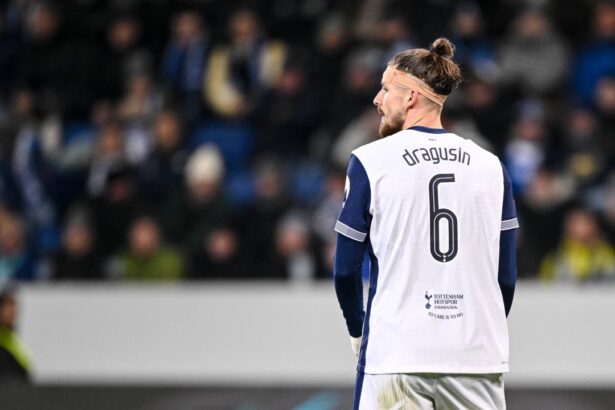 se scurge timpul pentru radu dragusin ange postecoglou a dat vestea pe care internationalul roman nu voia sa o auda 679a6dbbc8b9e