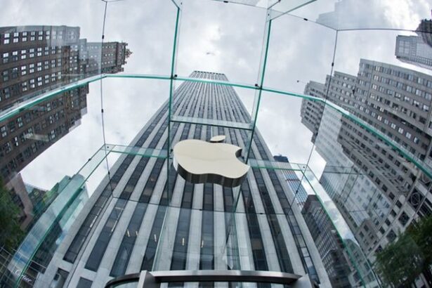 serviciile apple compenseaza pentru vanzarile stagnante de iphone 679c77aceffc0