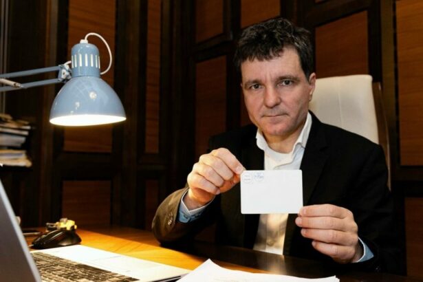 sondaj al lui nicusor dan calin georgescu este romanul cu cea mai mare incredere din clasa politica 40 ceilalti candidati sunt crin antonescu si eu care am obtine intre 15 si 25 677bb4652f0b7