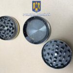 surpriza in cadrul unui control la o sala de jocuri din constanta grinder suspect si foite gasite asupra unui client 678cef8c4489f