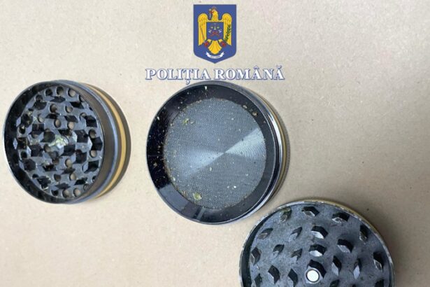 surpriza in cadrul unui control la o sala de jocuri din constanta grinder suspect si foite gasite asupra unui client 678cef8c4489f