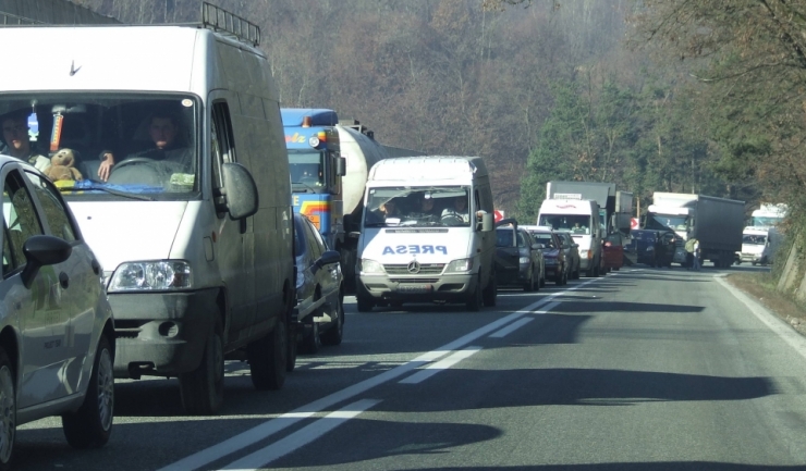 trafic aglomerat pe dn1 politistii recomanda folosirea de rute alternative 677699bde62bb