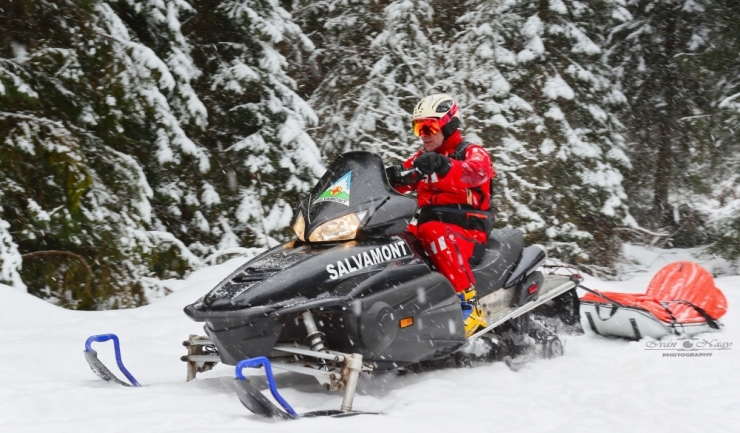 turisti spanioli recuperati de salvamontisti in apropiere de balea lac 6796a65666151