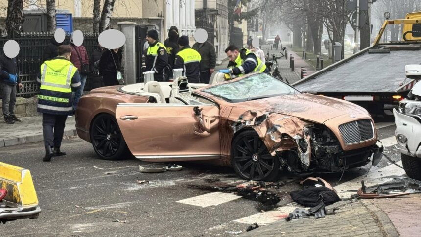 un bentley de 300 000 de euro implicat intr un accident 679cc8a8ce549