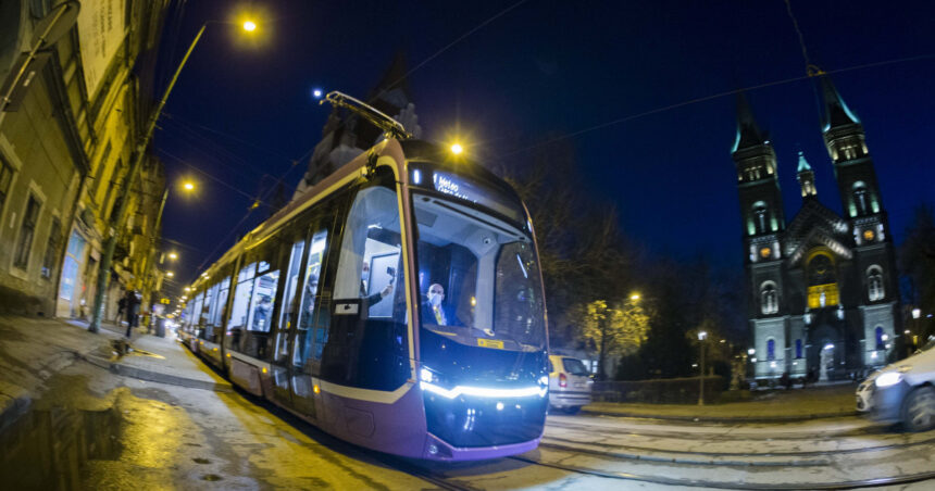 un calator a aruncat o petarda in cabina vatmanului intr un tramvai din timisoara a fost deschisa ancheta 67829ea047431