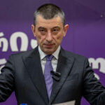 un fost premier al georgiei a fost batut cu brutalitate in holul unui hotel opozitia denunta un atac motivat politic 6787cbc72aa85