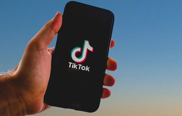 un grup de investitori americani vor oferi semnificativ mai mult de 20 de miliarde dolari pentru a cumpara tiktok 679cbe0cc7705