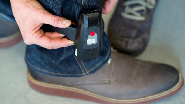 un individ periculos din constanta si a distrus bratara electonica de supraveghere si a abandonat telefonul pe pervazul sectiei 3 politie 678d77677394b