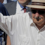 unul dintre cei mai modesti politicieni fostul presedinte jose mujica si a luat ramas bun sufera de cancer mor pana aici a fost 6783e4ed6f98a