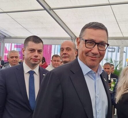 victor ponta nu ii da sanse lui crin antonescu sa ajunga in turul 2 si se auto propune candidat al psd 6793def63dd7f