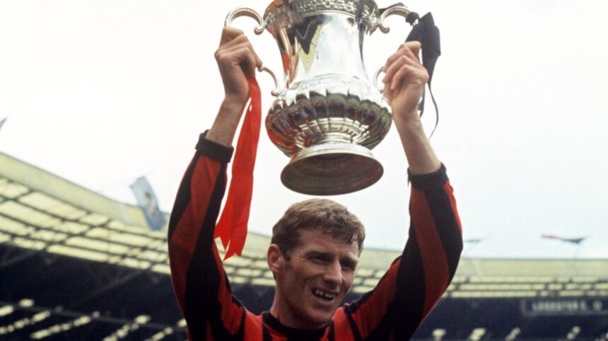 A murit căpitanul-legendă al lui Manchester City! A câștigat campionatul, Cupa, Cupa Ligii, Supercupa Angliei și un trofeu european. 1 video a murit capitanul legenda al lui manchester city a castigat totul campionatul cupa cupa ligii si supercupa angliei plus un trofeu european 67879d4d96cfd