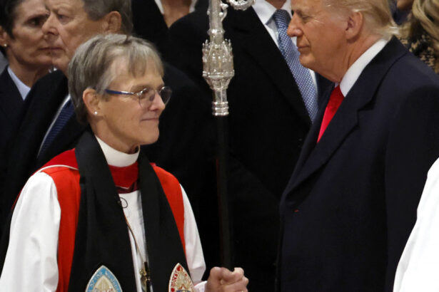 video apelul unui pastor care l a infuriat pe donald trump va rog sa aveti mila de oamenii din tara noastra care sunt speriati acum 6790ca1e1dbe2
