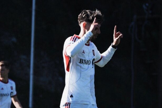 video atacantul roman cu meciuri in premier league si la liga debut cu gol din lovitura libera pentru echipa din mls 679c809e70f13