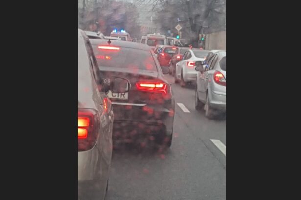 video barbat resuscitat langa gardul cimitirului central dupa ce i s a facut rau la volan si a intrat in stop cardiorespirator 6794c5f53b511