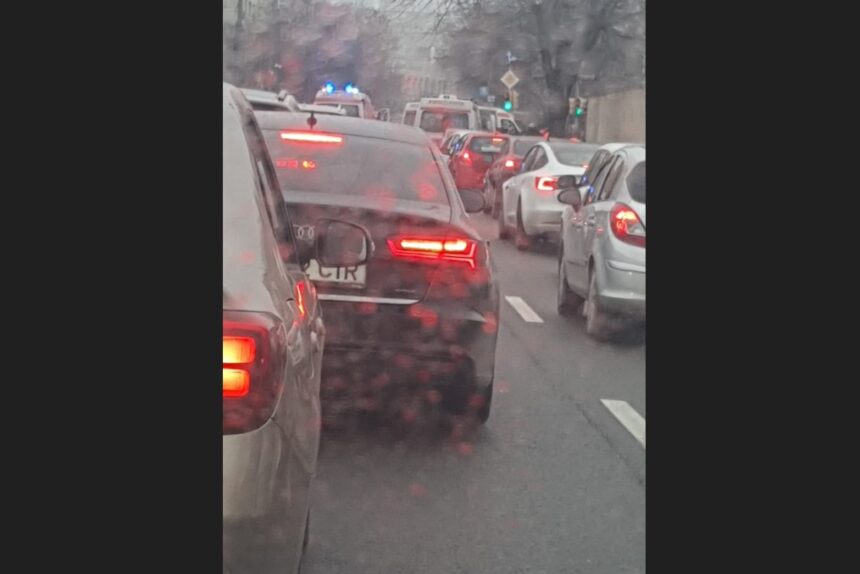 video barbat resuscitat langa gardul cimitirului central dupa ce i s a facut rau la volan si a intrat in stop cardiorespirator 6794c5f53b511
