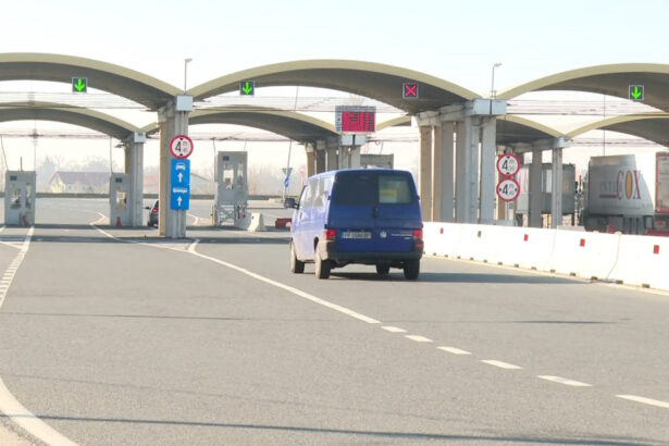 video bulgaria supermarketul preferat al romanilor din sudul tarii cinci mii de masini trec zilnic podul prieteniei pentru preturile mici 67924ce5794f1