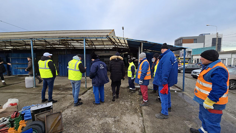 video comerciantii din bazarul gorbaciov furiosi ca pe caini ne a dat afara vom sta acasa sa murim de foame 6784b3a39c0bc