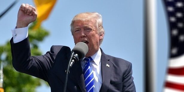 video donald trump a depus juramantul de preluare a functiei de presedinte sua mari celebritati in sala in frunte cu elon musk 678e83c9f0032