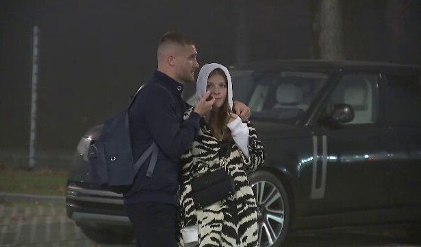 video exclusiv domnul birligea insotit de partenera sa atacantul de la fcsb a oferit imaginile serii dupa meciul cu manchester united ce nu s 679c841b257bd