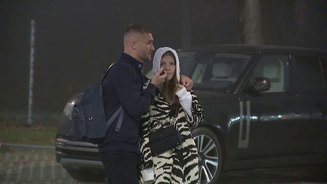 video exclusiv domnul birligea insotit de partenera sa atacantul de la fcsb a oferit imaginile serii dupa meciul cu manchester united ce nu s 679c841b257bd