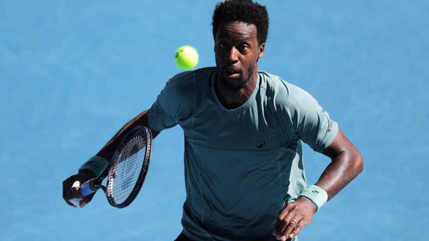 video gael monfils 38 de ani a facut show la australian open si a castigat un meci de patru ore 67866f25e9a90